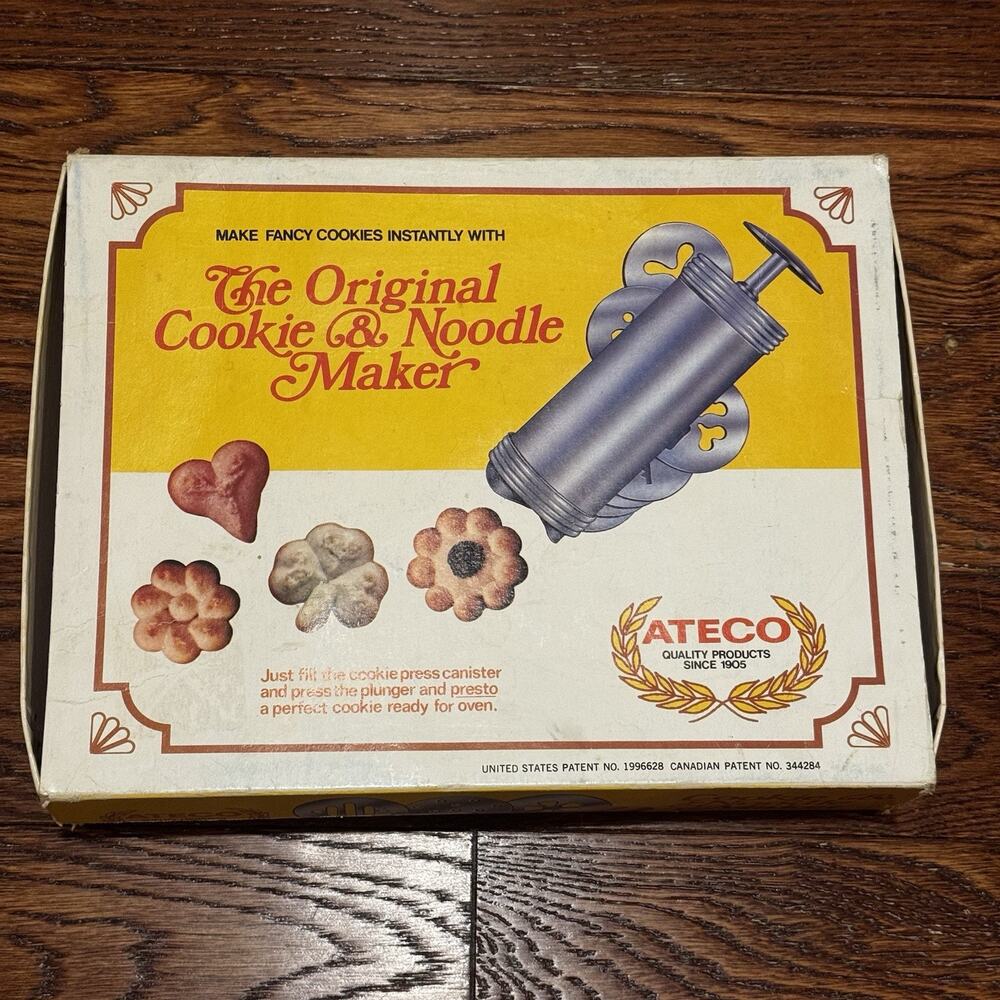 Vintage The Original Cookie & Noodle Maker Christmas Cookie Press Cottage Core